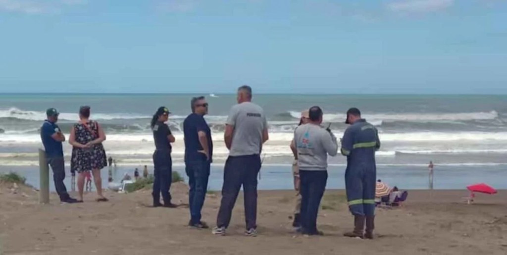 Encontraron sin vida al joven que había desaparecido después de entrar al mar con sus amigos en&nbsp;Necochea