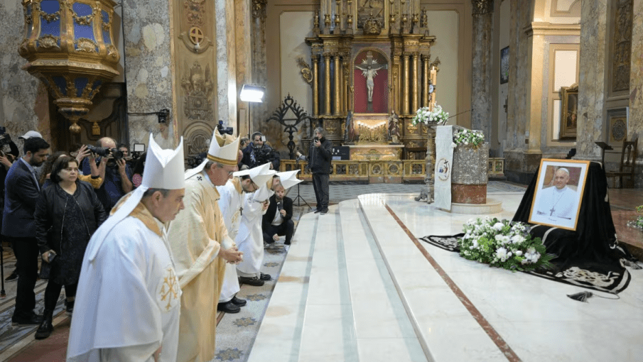 La misa en honor al Papa Francisco no contó con representantes del&nbsp;Gobierno