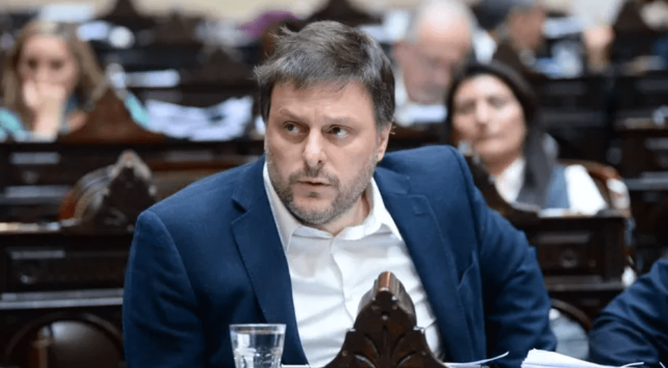 Santoro y su homenaje a Malvinas: una bandera en&nbsp;Lugano