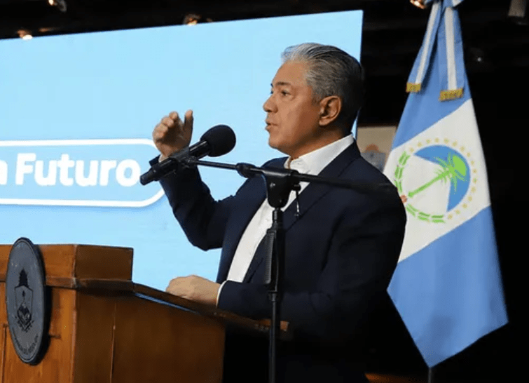 No hay perdón en Neuquén: Rolo Figueroa despide a un médico que se fue a Estados Unidos y seguis cobrando su&nbsp;sueldo