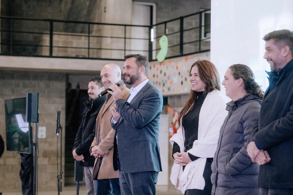 ✏️Sujarchuk entregó 295 kits de herramientas a emprendedores&nbsp;escobarenses