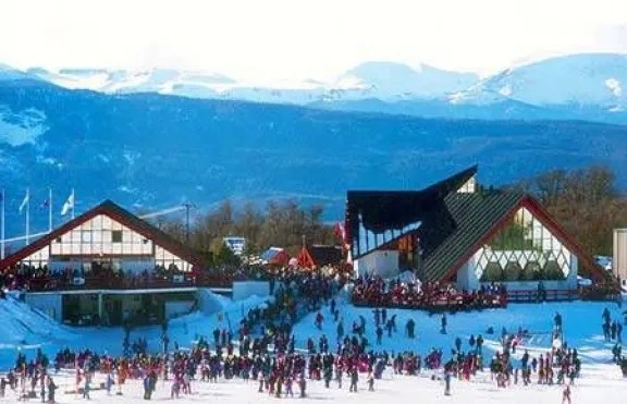 Figueroa concreta una licitación histórica: Una nueva empresa operará Chapelco por 25&nbsp;años