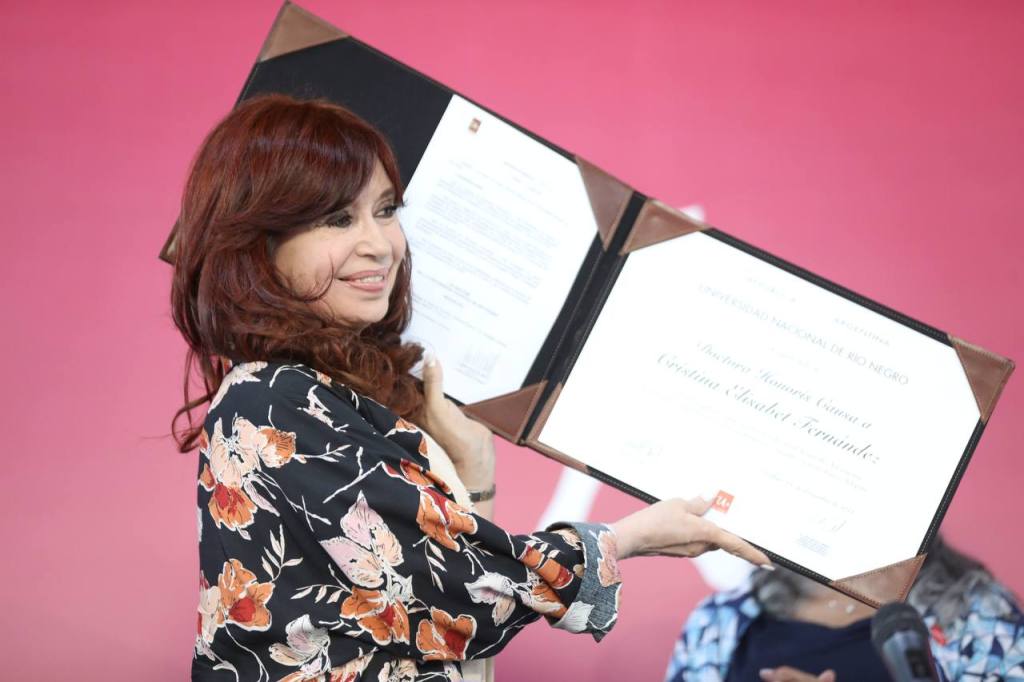 Cristina Kirchner recibió al titular del gremio docente mundial y criticó a&nbsp;Milei