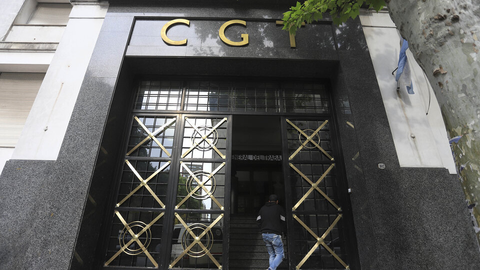 Reforma laboral en extraordinarias: el Gobierno insiste y la CGT&nbsp;vigila