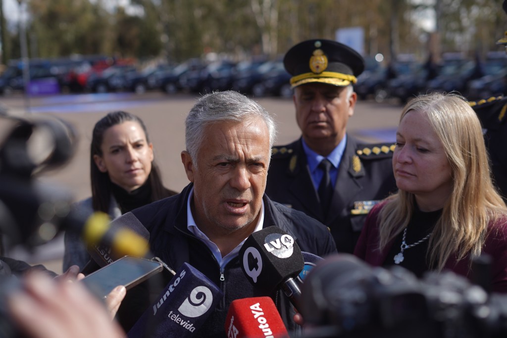 Más seguridad y más transparencia: Cornejo impulsa en Mendoza el registro de antecedentes para las fuerzas&nbsp;policiales