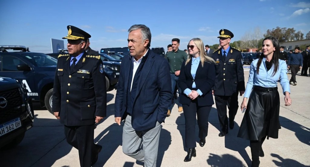 Cornejo fortalece la seguridad en Mendoza con nuevos efectivos y programas de&nbsp;capacitación